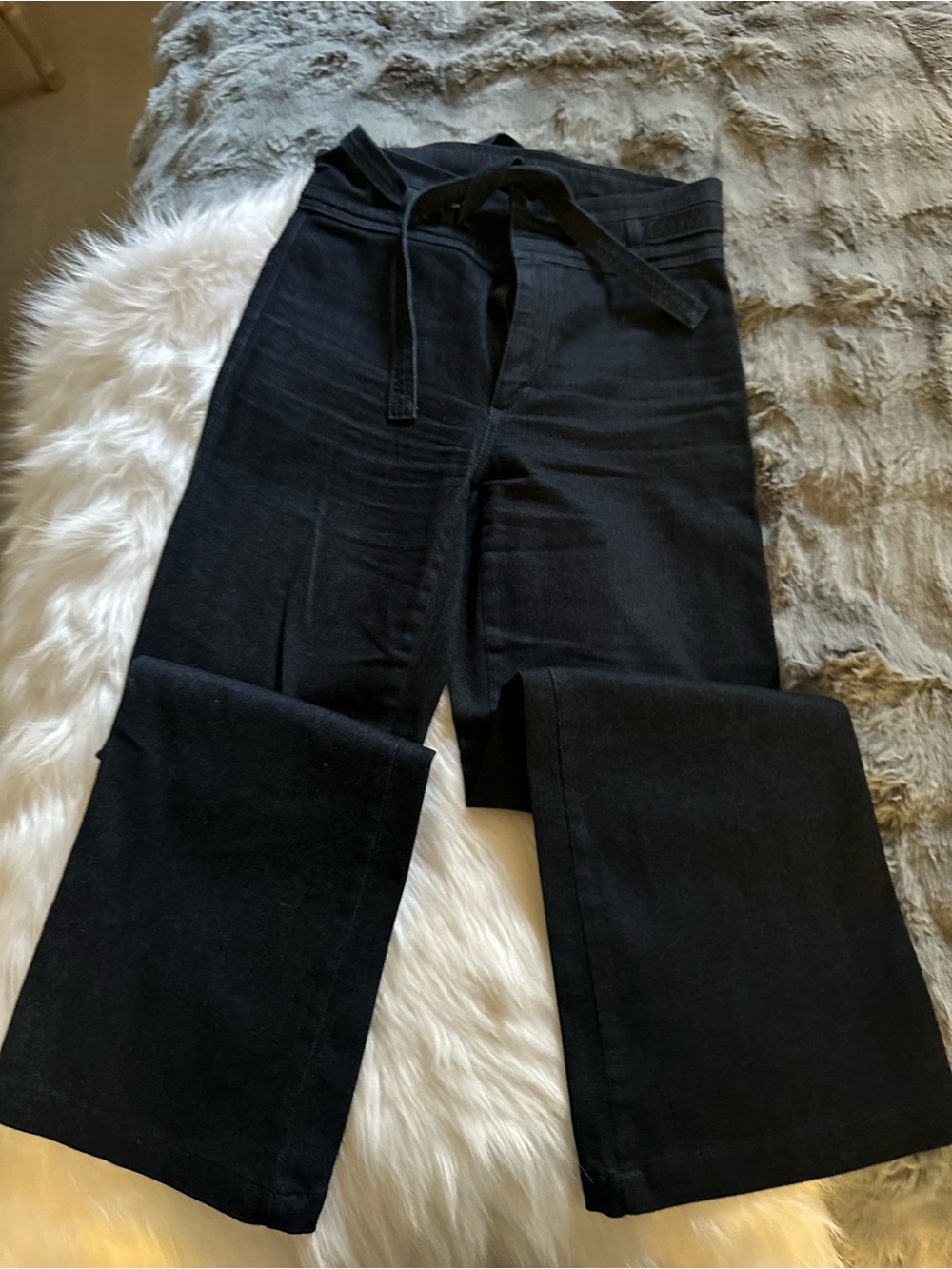 Black Women’s Wide-Leg Tie-Waist Pants